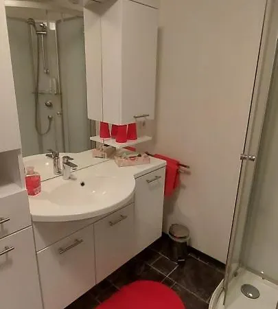 Goldenes Kreuz מלון