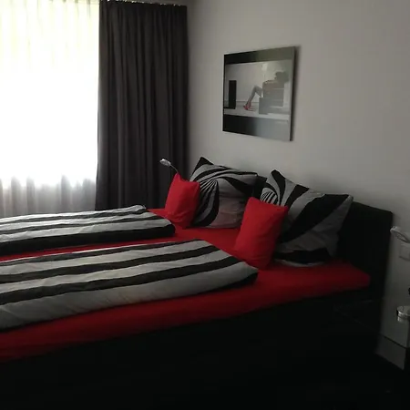 Goldenes Kreuz מלון